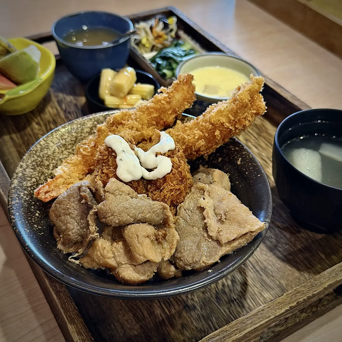 宝鰻 海陸雙拼定食