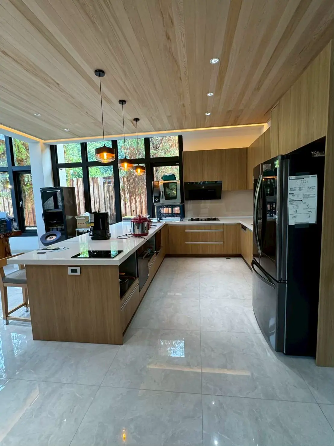 高雄廚具推薦九十度木紋吧檯全景