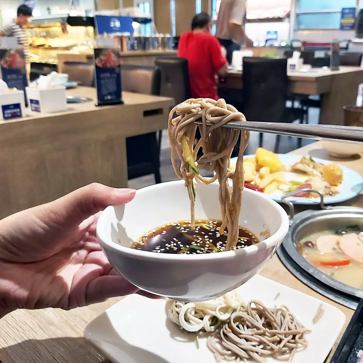 機能冰淇淋、飲料吧、熱炒小菜|鬥牛士二鍋