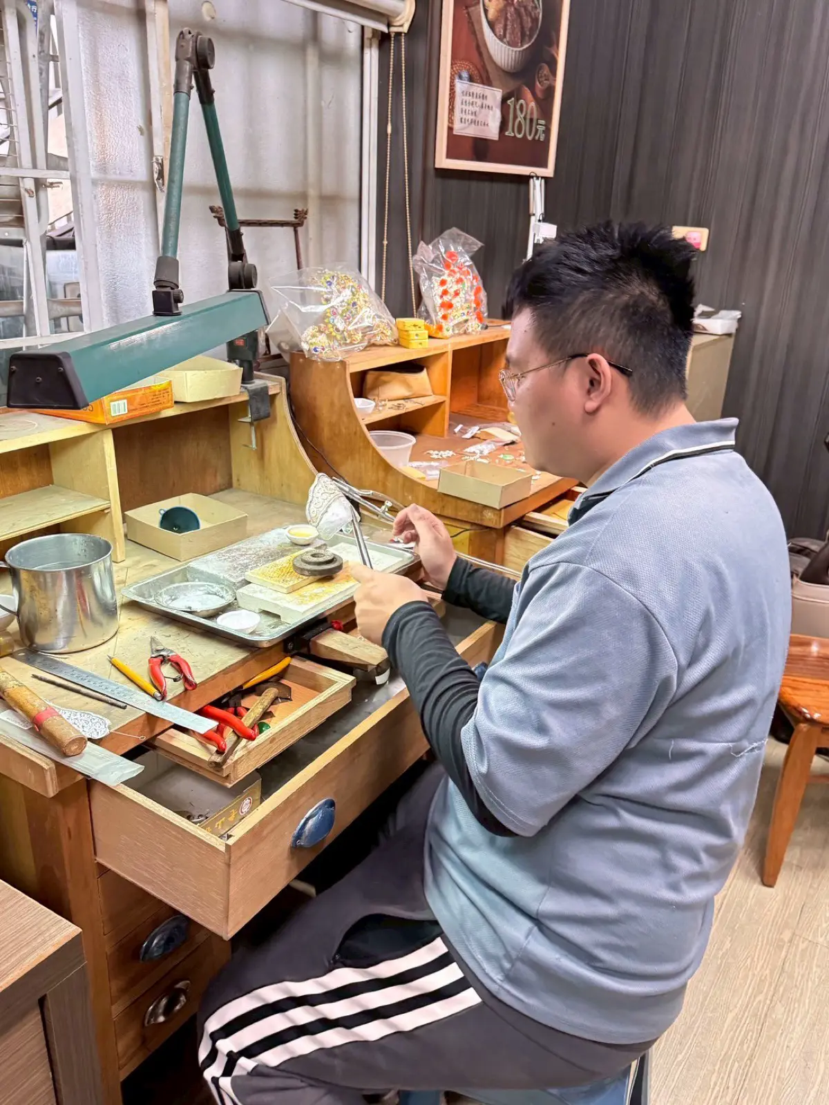 一頂神帽,3、4 位師傅聯手|府城藝德軒