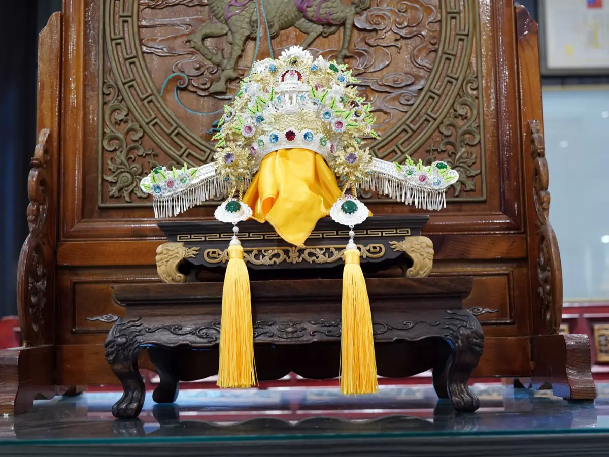 一頂神帽,3、4 位師傅聯手|府城藝德軒