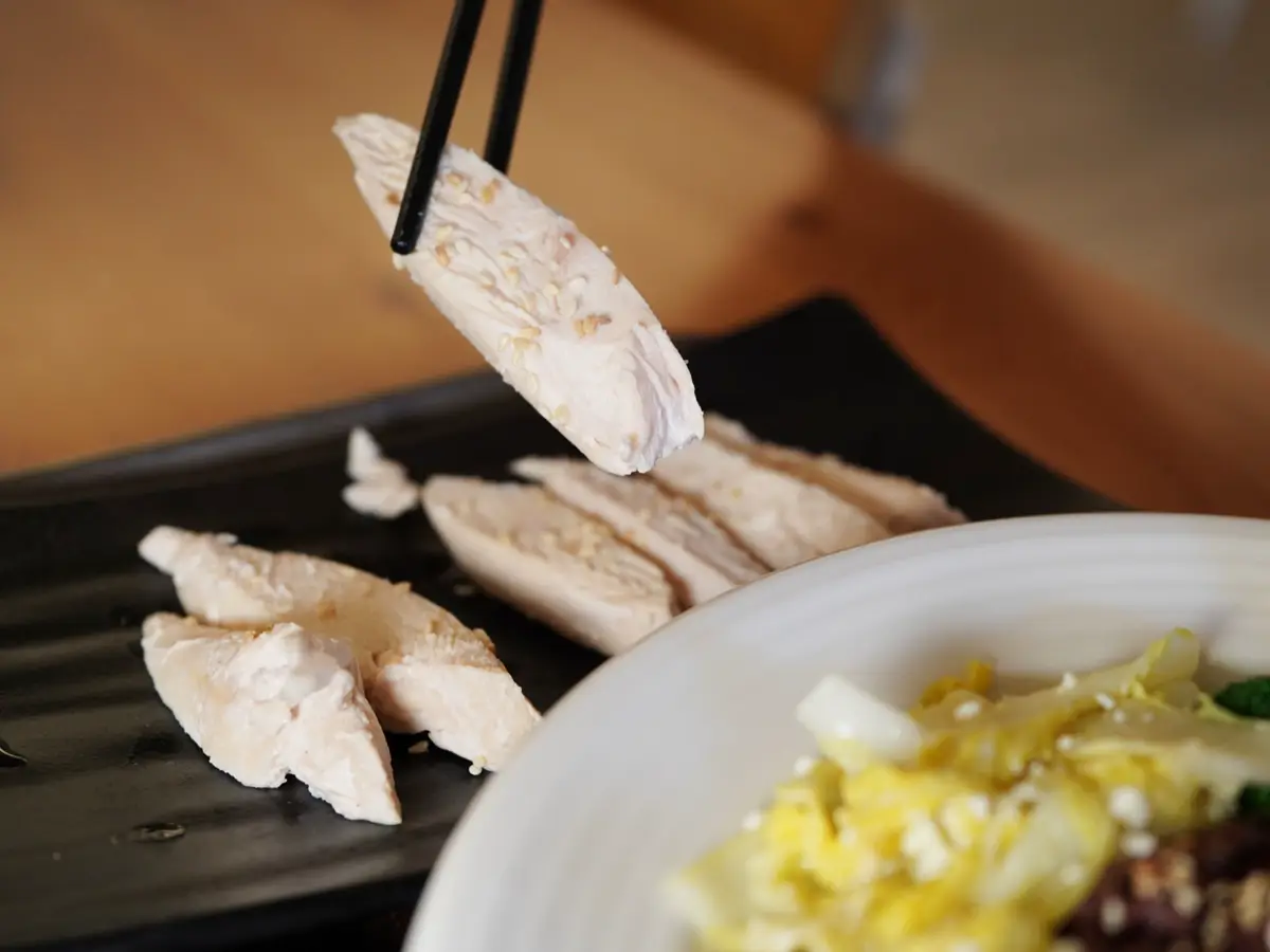 香煎鮭魚＋松阪豬＋剝皮辣椒水餃＋牛肉麵｜邢爺爺料理廚房
