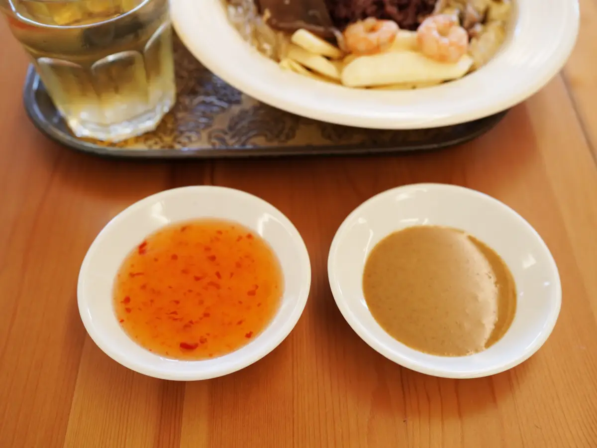 香煎鮭魚＋松阪豬＋剝皮辣椒水餃＋牛肉麵｜邢爺爺料理廚房