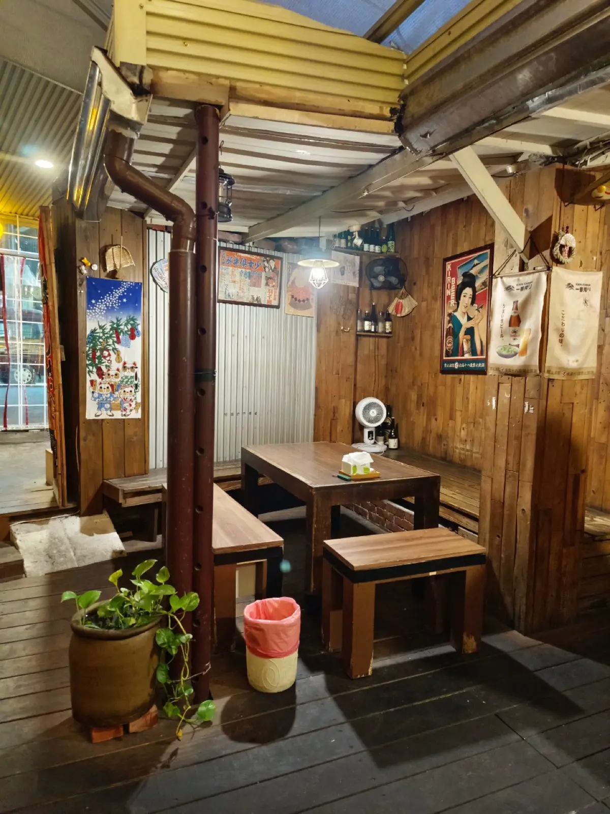 台南保安路おかんと大眾酒場 昭和居酒屋熱炒