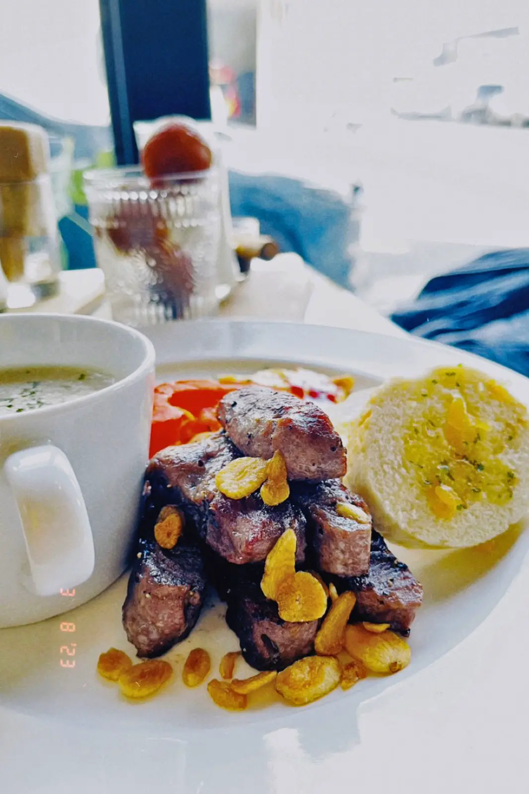 蒜片烤牛排早午餐|葵瑪咖啡 CREMA CAFE