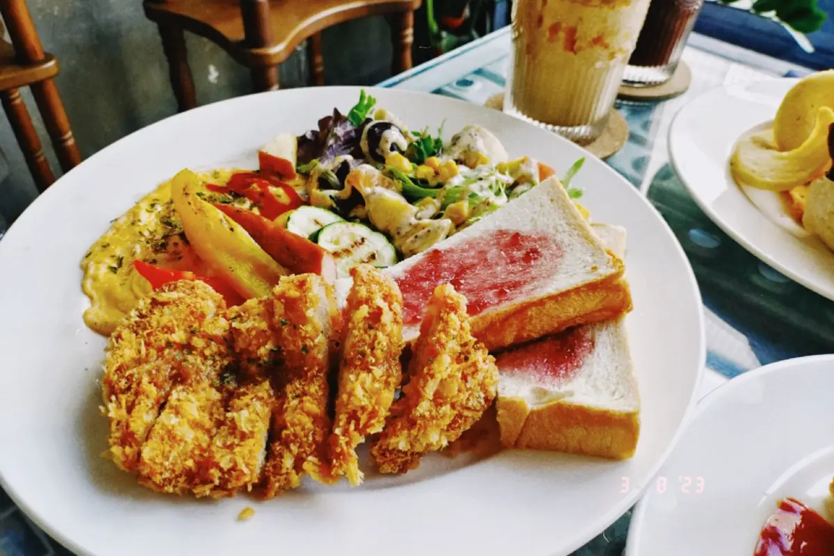 酥炸豬排早午餐|葵瑪咖啡 CREMA CAFE