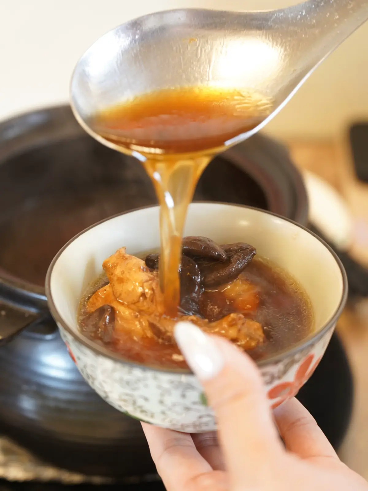 黑蒜土雞鍋｜香橙料理食坊