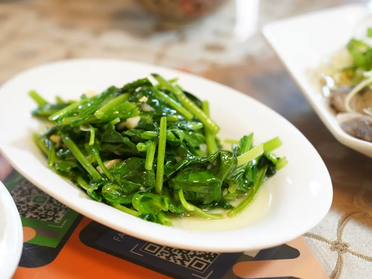 炒菠菜｜香橙料理食坊