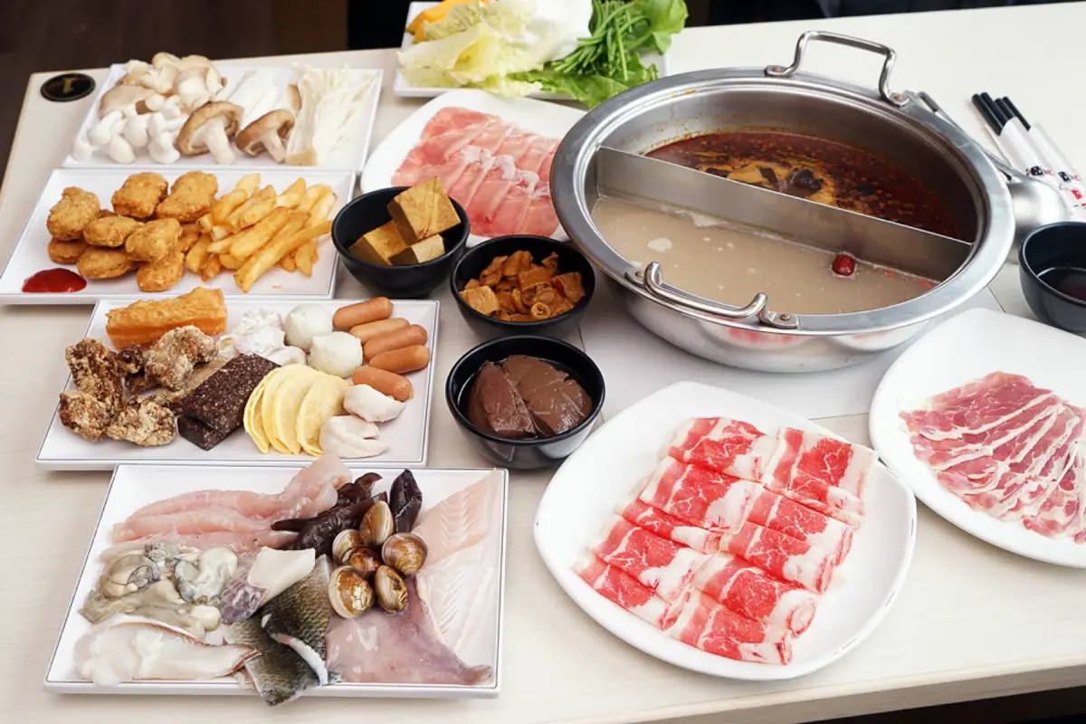 七種肉片現切上桌｜XM麻辣鍋