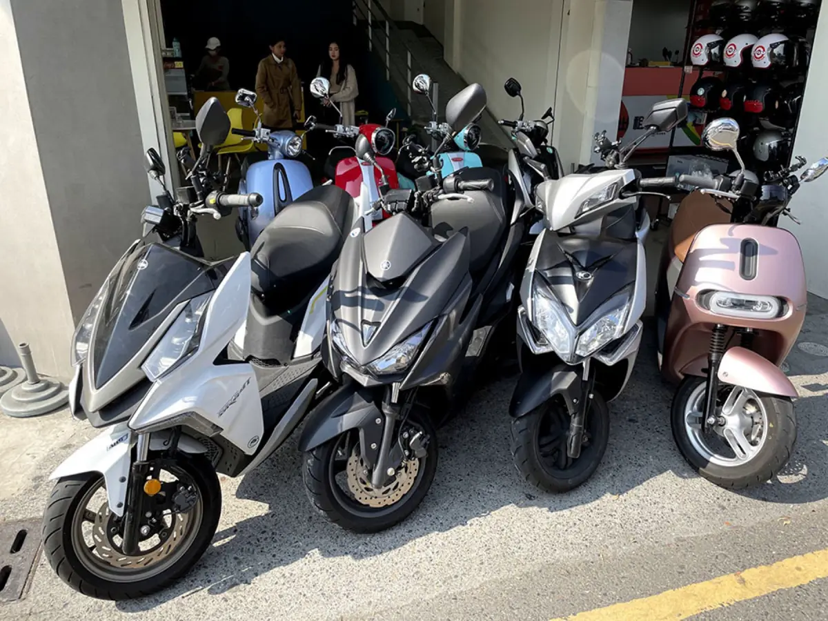 台南詠心同行機車出租 火車站前租車