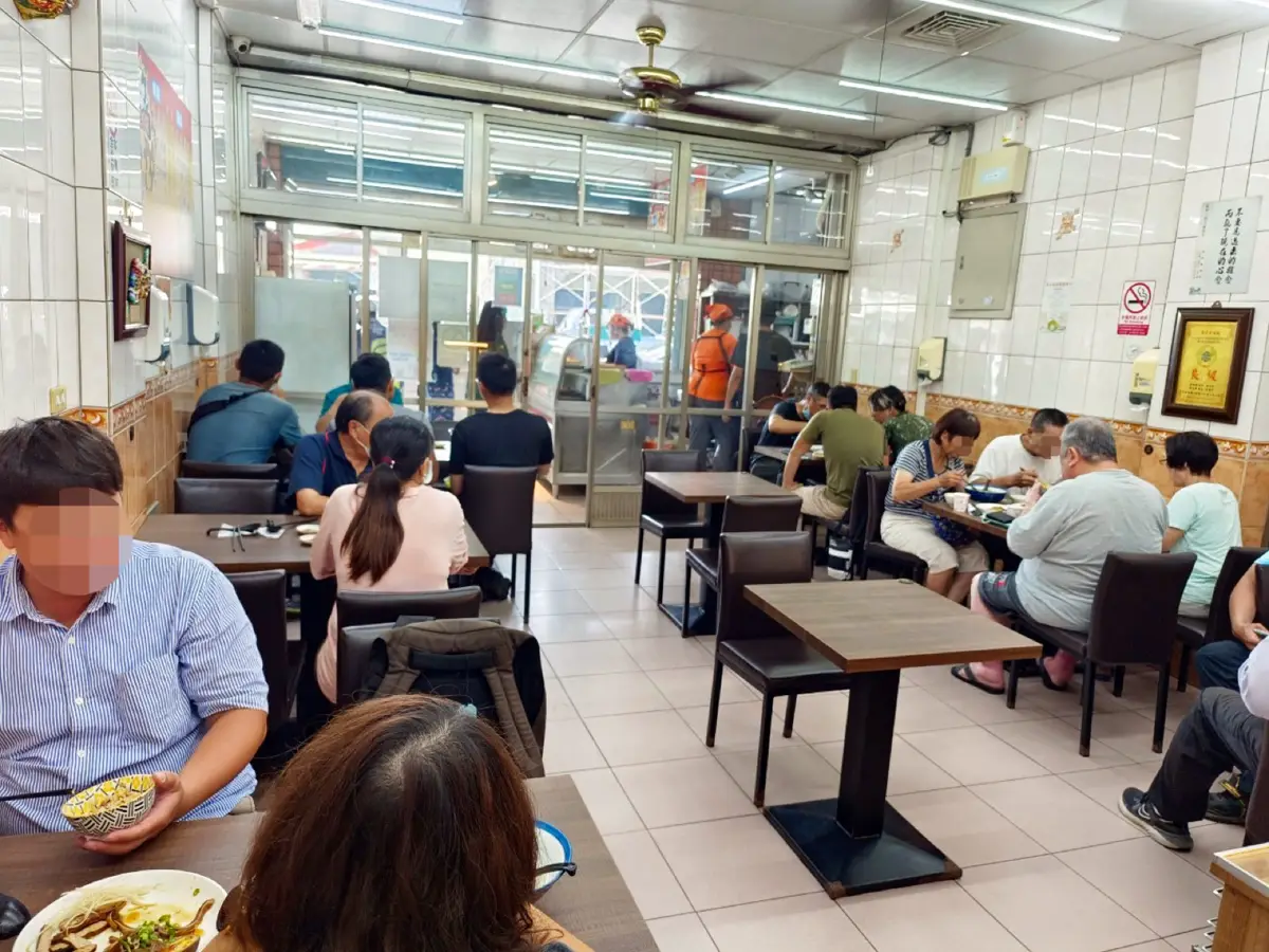 講究衛生的在地老店｜張家牛肉麵