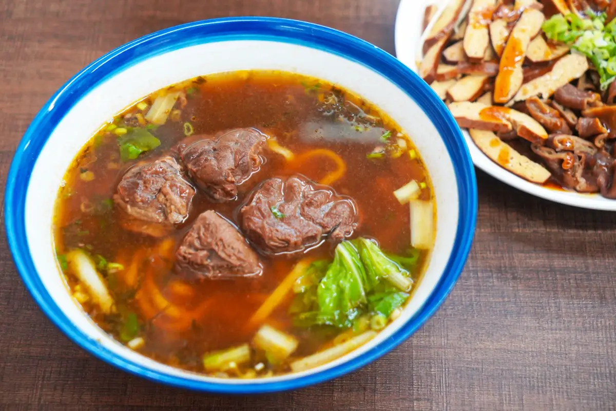牛肉湯餃（105 元）｜張家牛肉麵