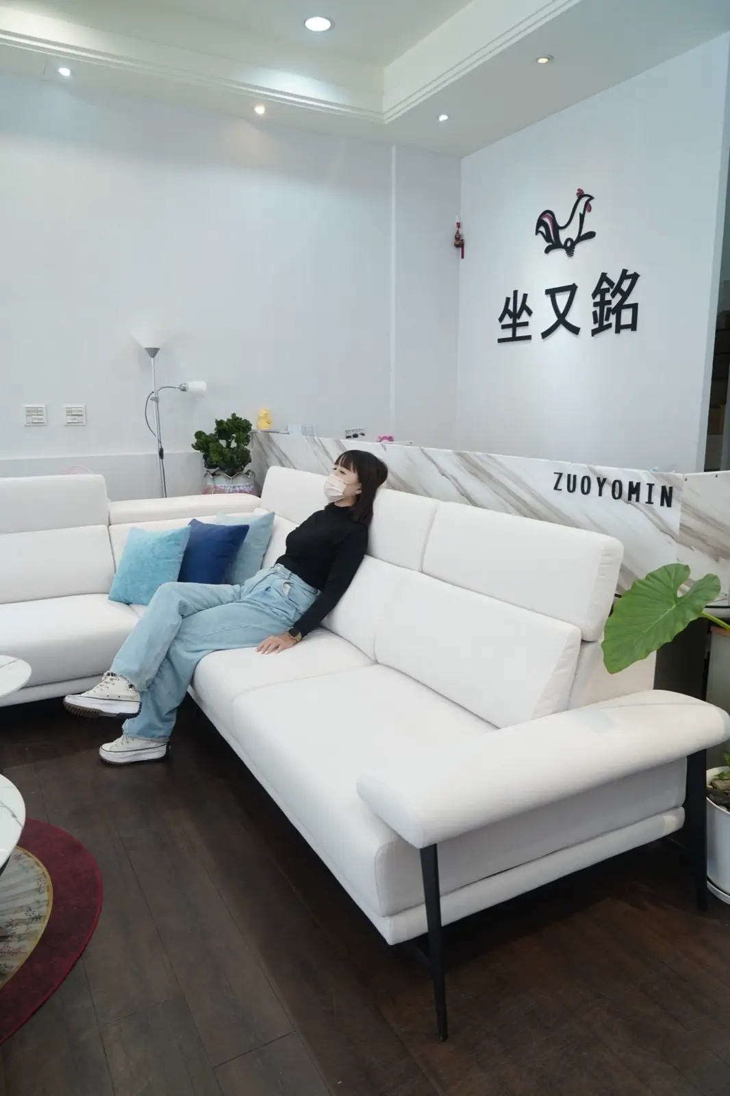 貓抓布抗污,醬油實測|坐又銘手工沙發