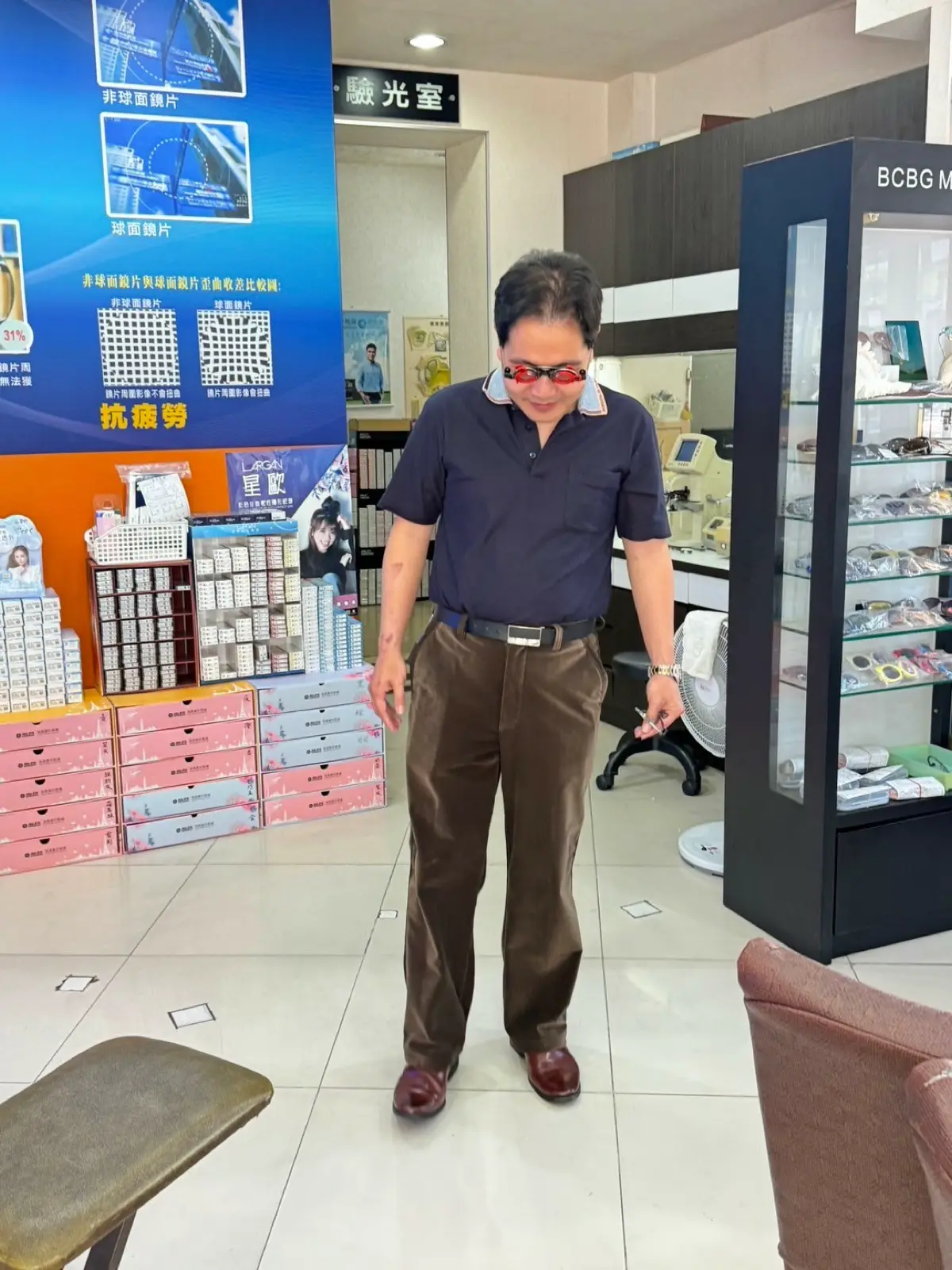 台南伍佰眼鏡臨安店 多焦變色眼鏡