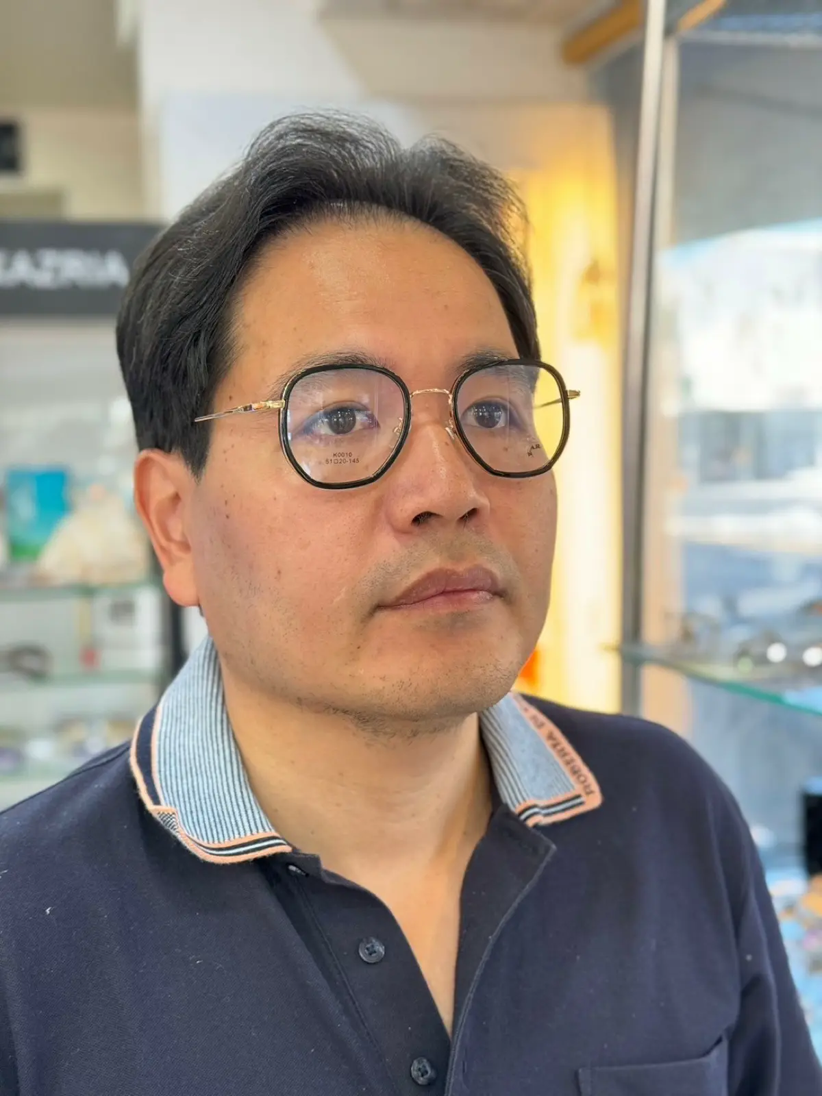 台南伍佰眼鏡臨安店 多焦變色眼鏡