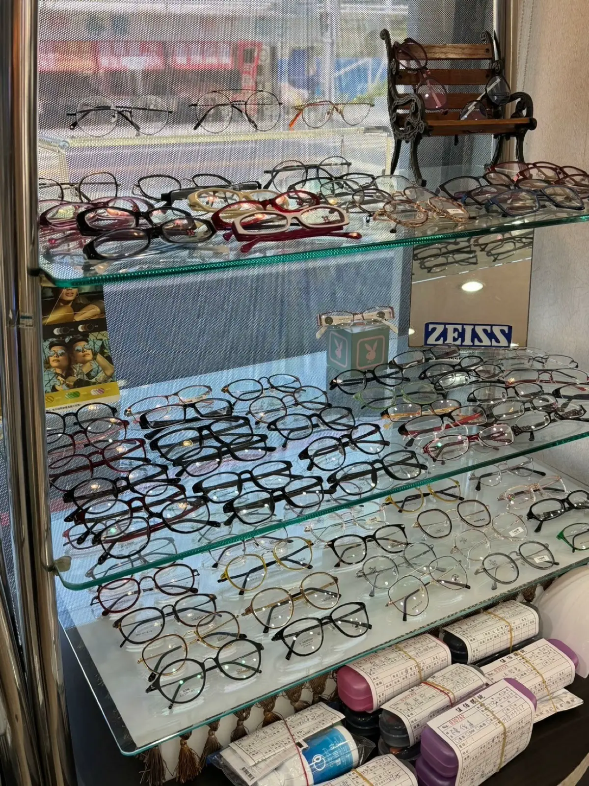 台南伍佰眼鏡臨安店 多焦變色眼鏡