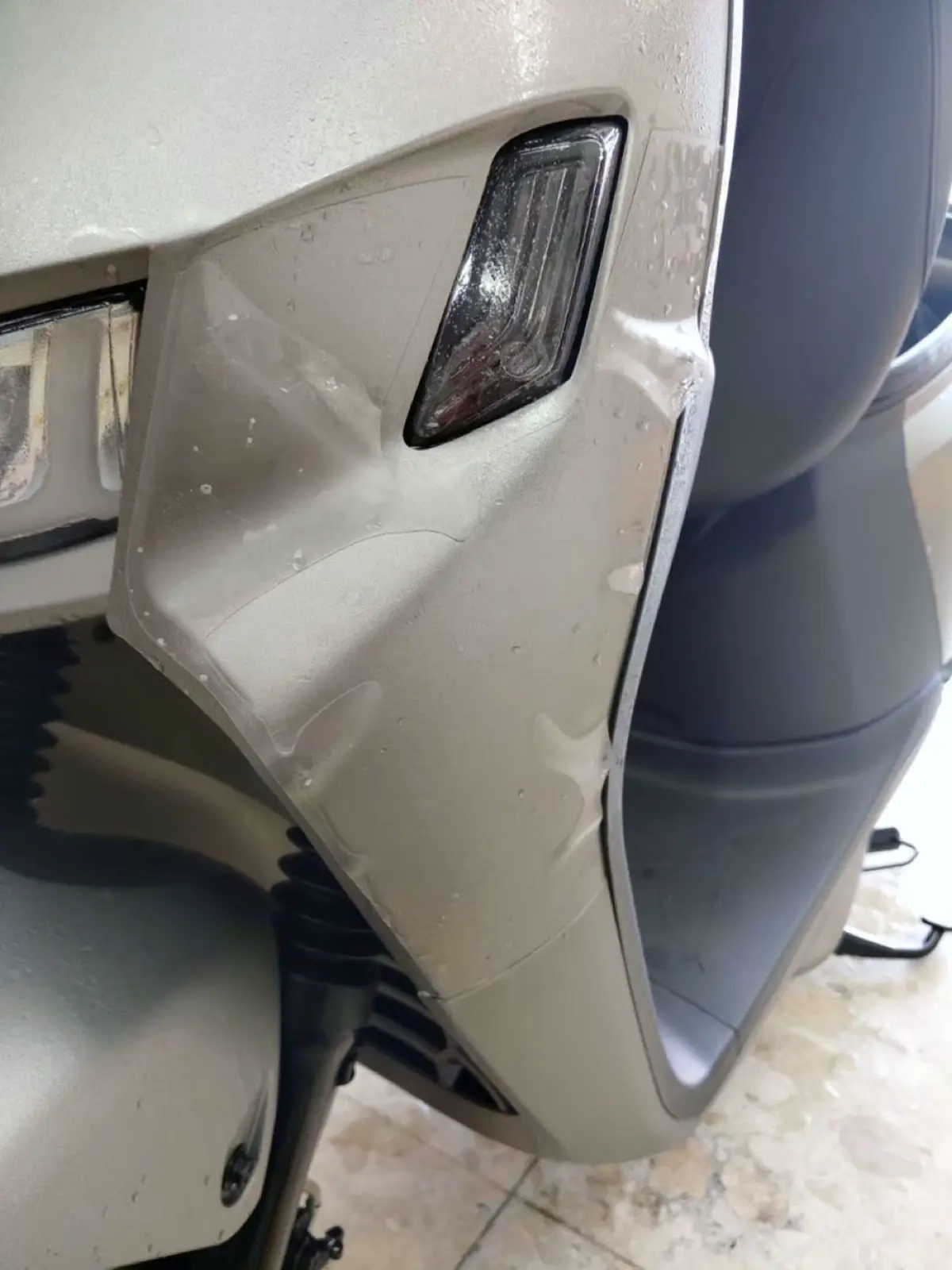 嘉義哈維車體包膜 機車消光犀牛皮