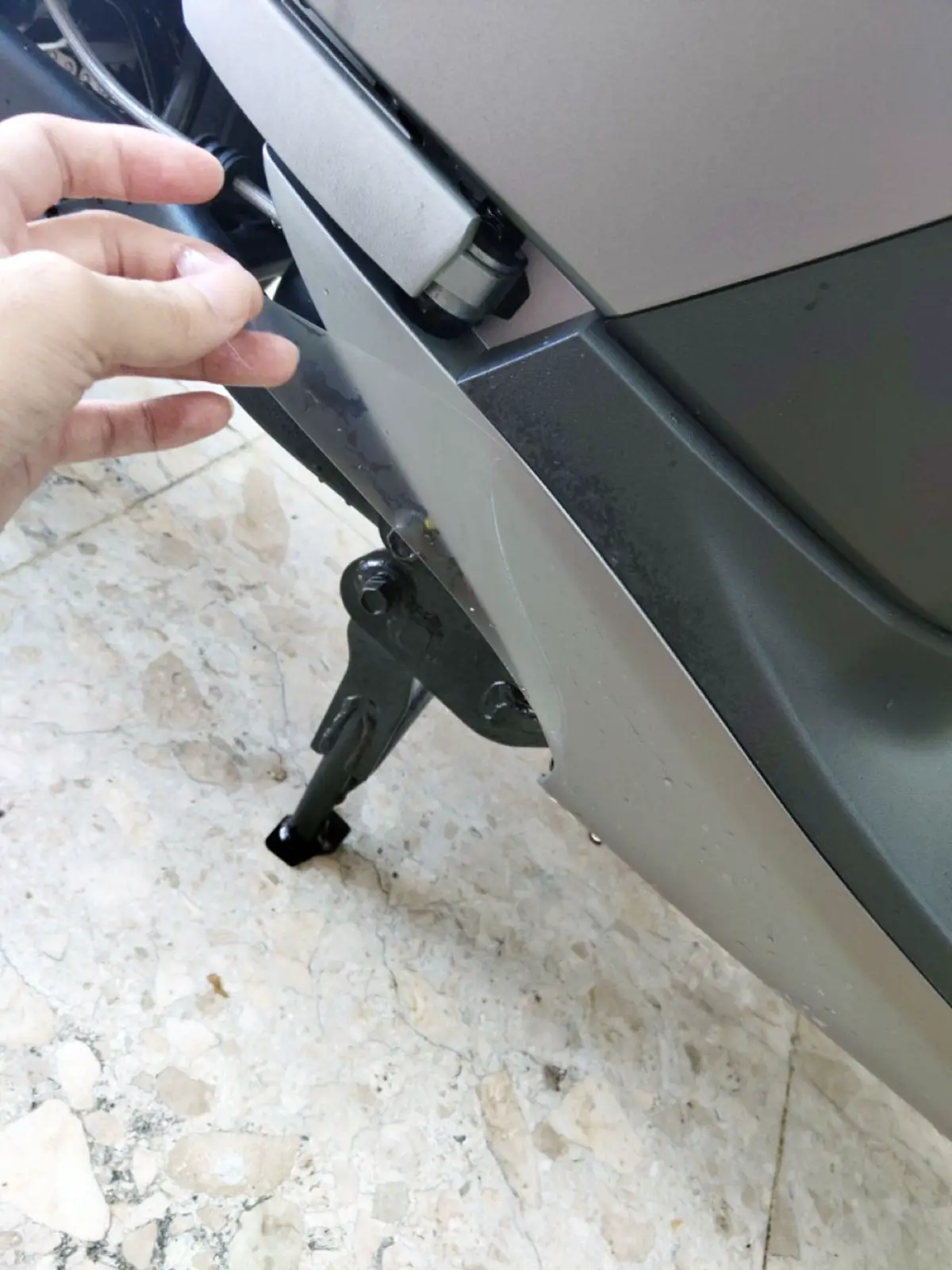 嘉義哈維車體包膜 機車消光犀牛皮