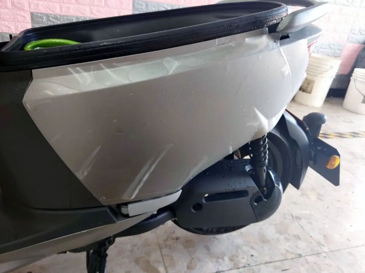 嘉義哈維車體包膜 機車消光犀牛皮