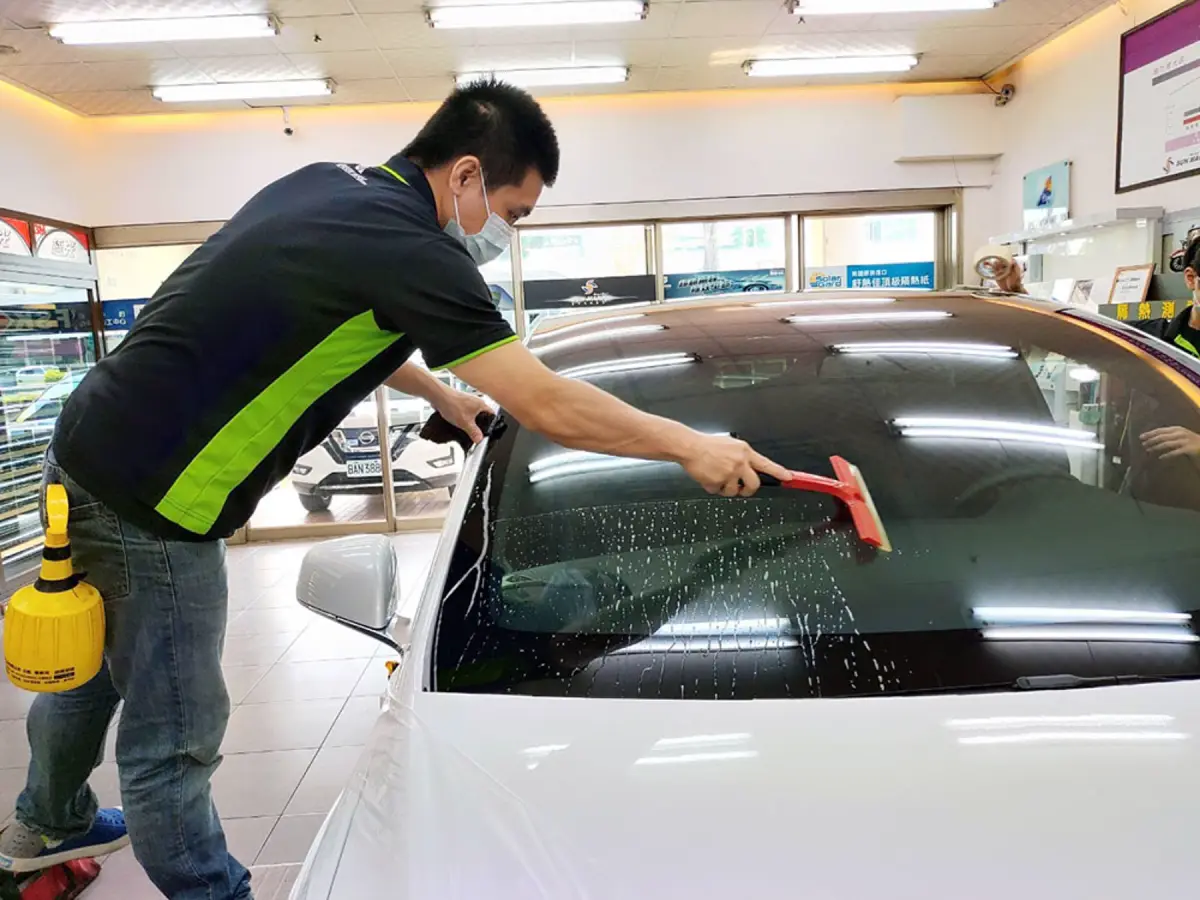 高雄嘉樂汽車隔熱紙 南亞冰酷特斯拉