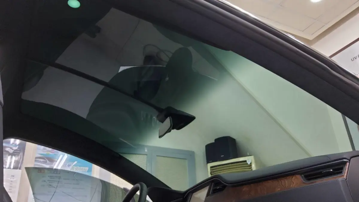 高雄嘉樂汽車隔熱紙 南亞冰酷特斯拉