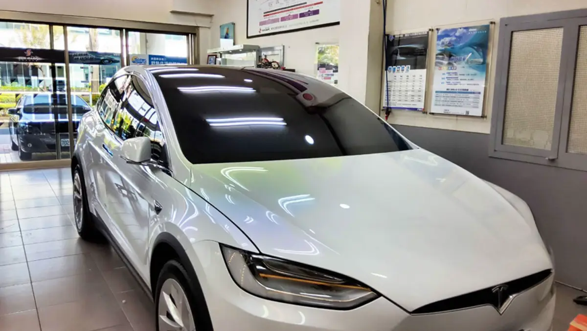 高雄嘉樂汽車隔熱紙 南亞冰酷特斯拉