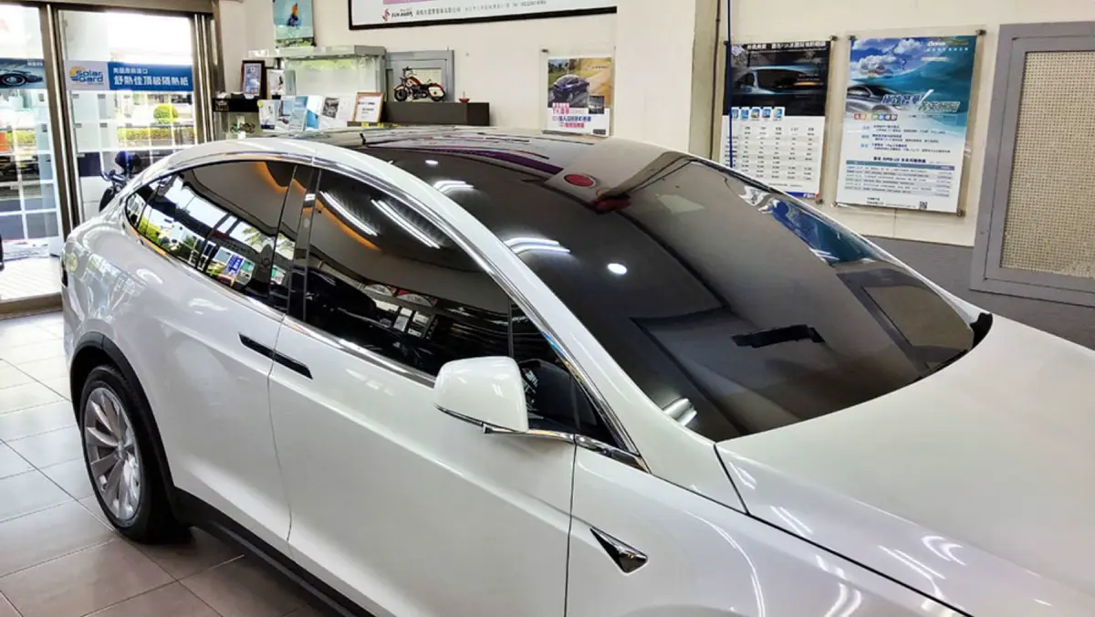 高雄嘉樂汽車隔熱紙 南亞冰酷特斯拉