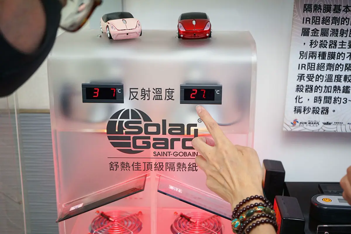 高雄嘉樂汽車隔熱紙 南亞冰酷特斯拉