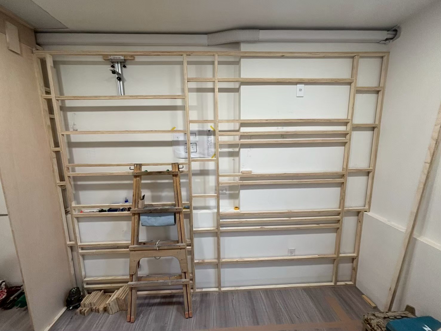 不規則形櫃木作骨架施工