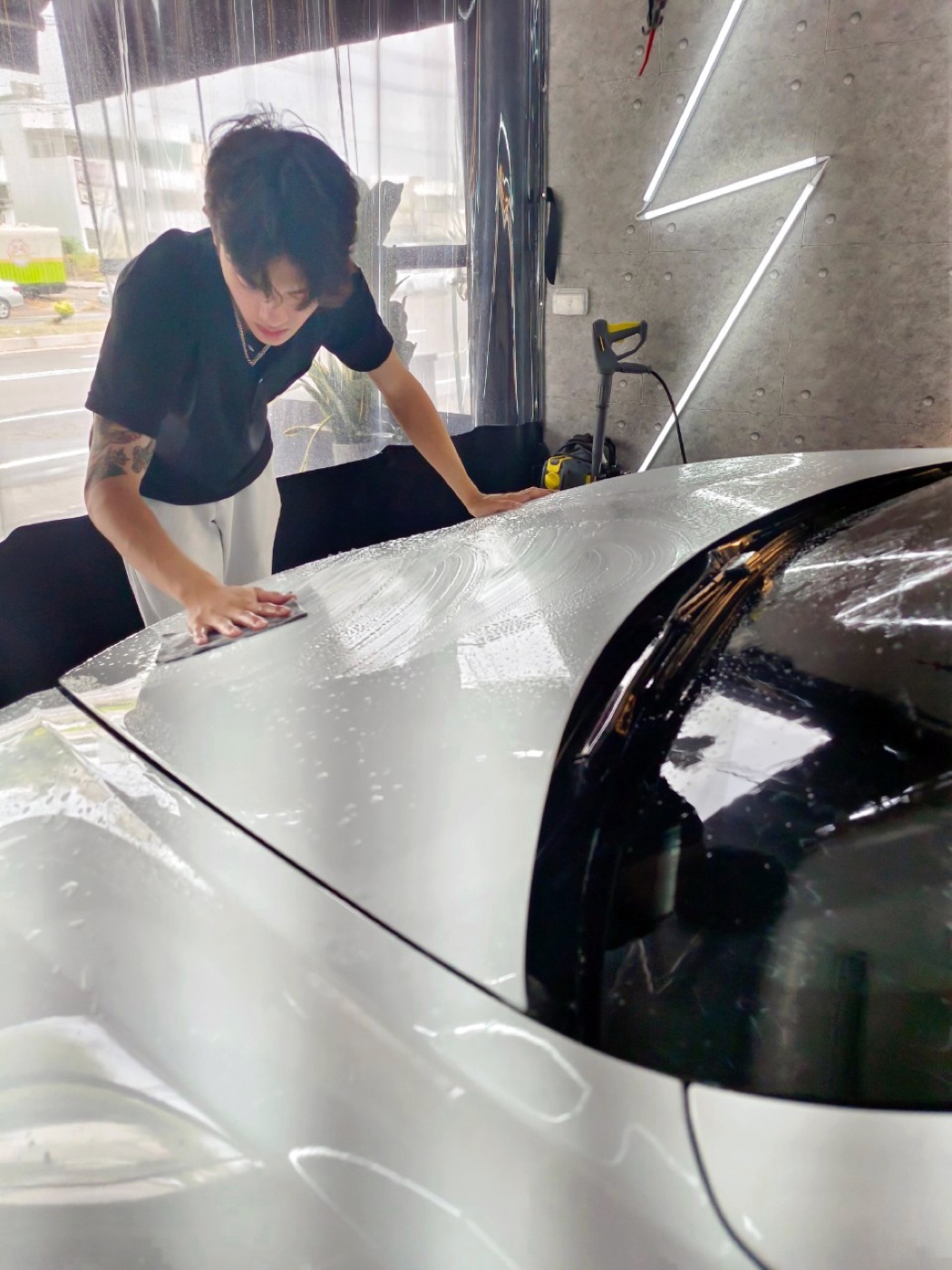 台南汽車包膜,Force弗爾仕車體包膜5.jpg 台南汽車包膜,Force弗爾仕車體包膜5.jpg