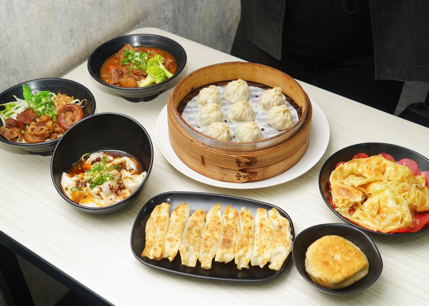 饗福園北方麵食館,高雄美食,推薦,高雄小籠包,高雄苓雅區平價餐廳,牛肉餡餅,鮮蝦煎餃,烙餅,牛肉麵1.jpg 饗福園北方麵食館,高雄美食,推薦,高雄小籠包,高雄苓雅區平價餐廳,牛肉餡餅,鮮蝦煎餃,烙餅,牛肉麵1.jpg