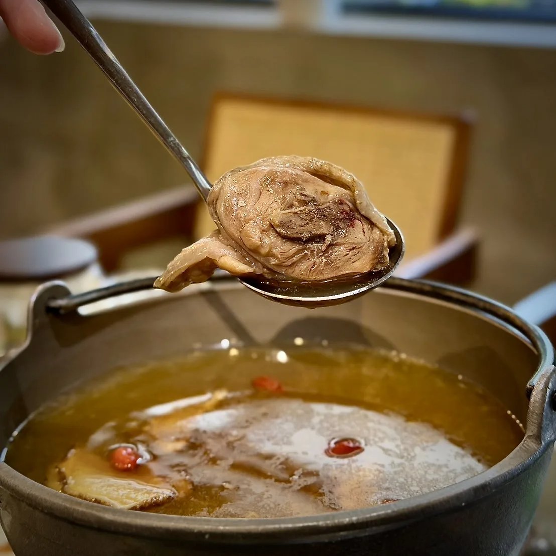 仁德火鍋麻油雞鍋大塊雞肉