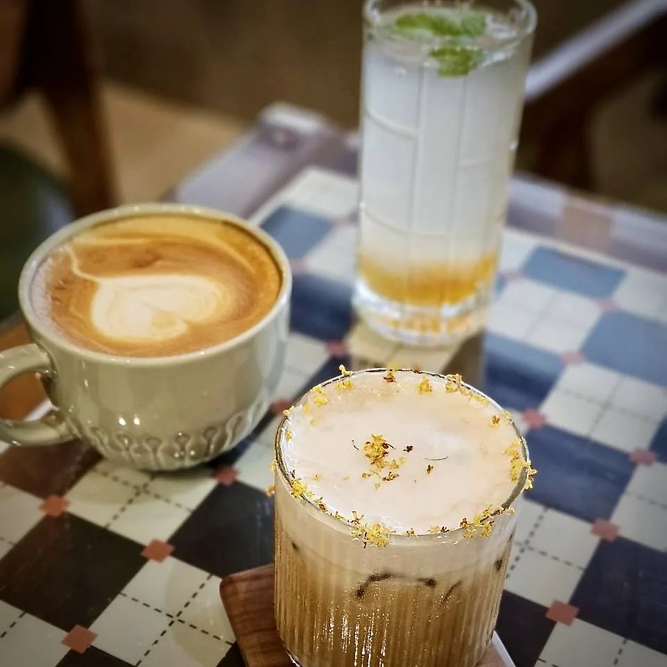 仁德咖啡廳三杯飲品合照